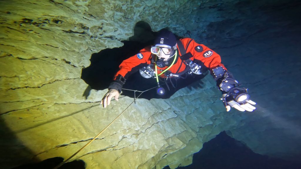 Cave Intro Dives - Budapest